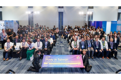 Taiwan Representative to the Philippines Attends Education Fair; NCHU Leads 15 Universities Showcasing Higher Education Strength